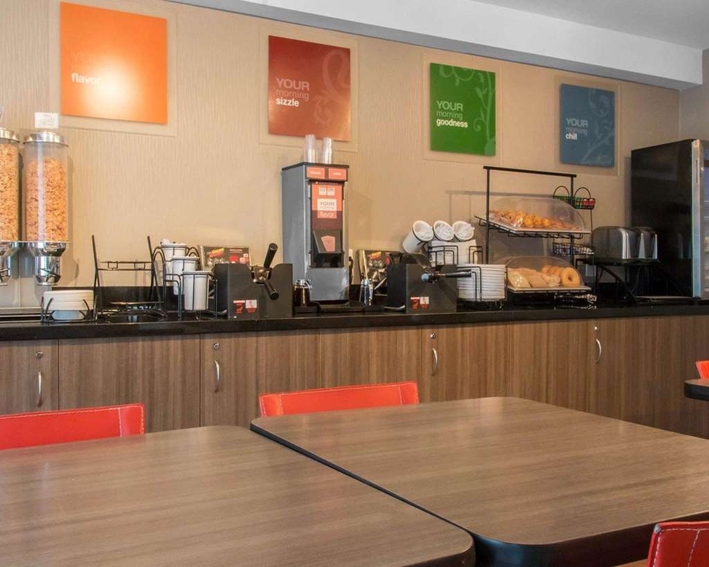 Comfort Inn Airport Vinnipeg Restoran fotoğraf